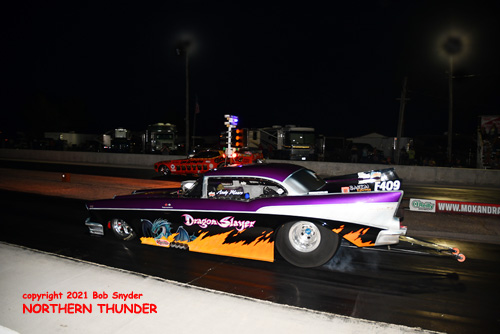 Andy Mears - 'Dragon Slayer' 
(near lane) vs Chris Schneider - 'Brutus' (far lane)